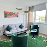 Luxus Living In * بورغاس